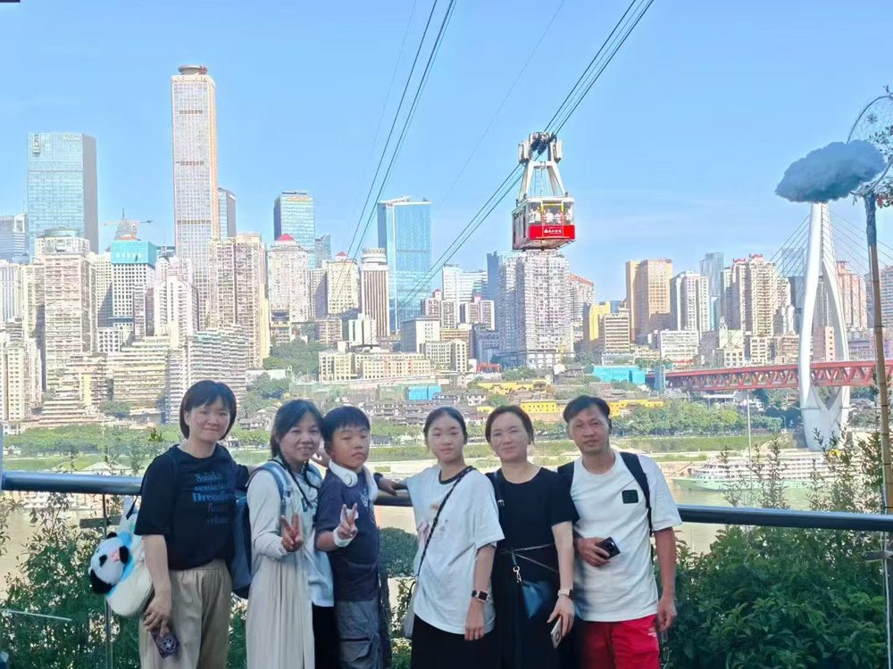 Anjia guests at a Chongqing cityscape viewpoint